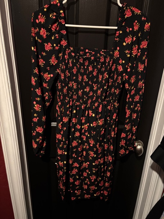 Old Navy Dresses & Skirts - Old Navy Black Dress with Red and Gold Floral